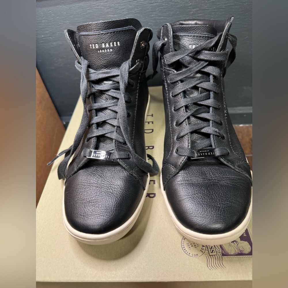 TED BAKER LONDON Style# MYKKA 2 Code9-15970 Color Black Brand New Never worn US9